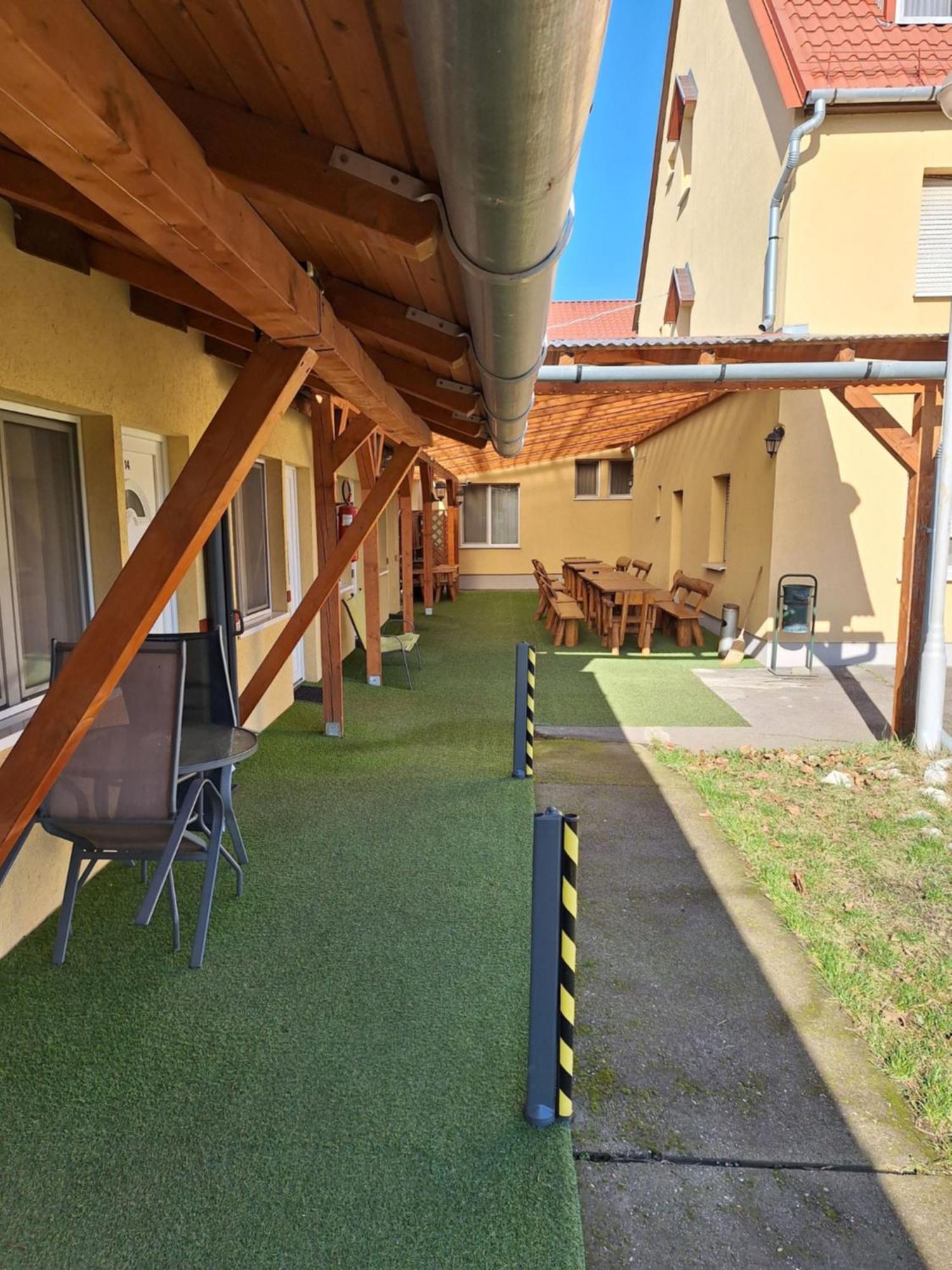 Fenyo Panzio Bed and Breakfast Mezőkövesd Εξωτερικό φωτογραφία