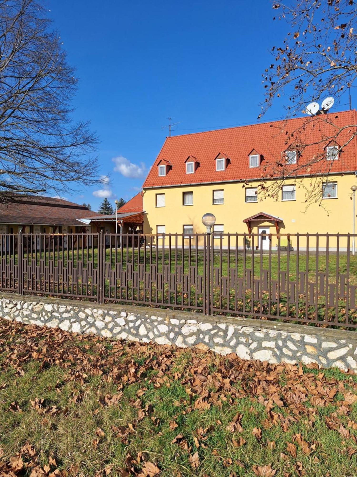 Fenyo Panzio Bed and Breakfast Mezőkövesd Εξωτερικό φωτογραφία
